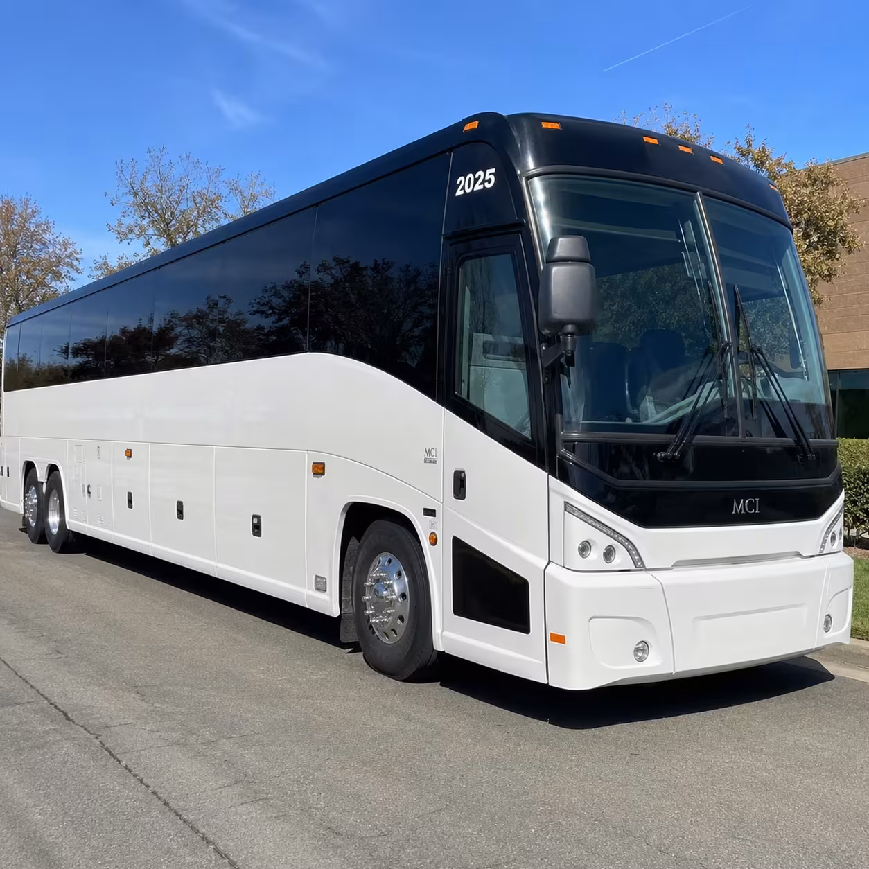 corporate event and employee shuttle buses in cerritos
